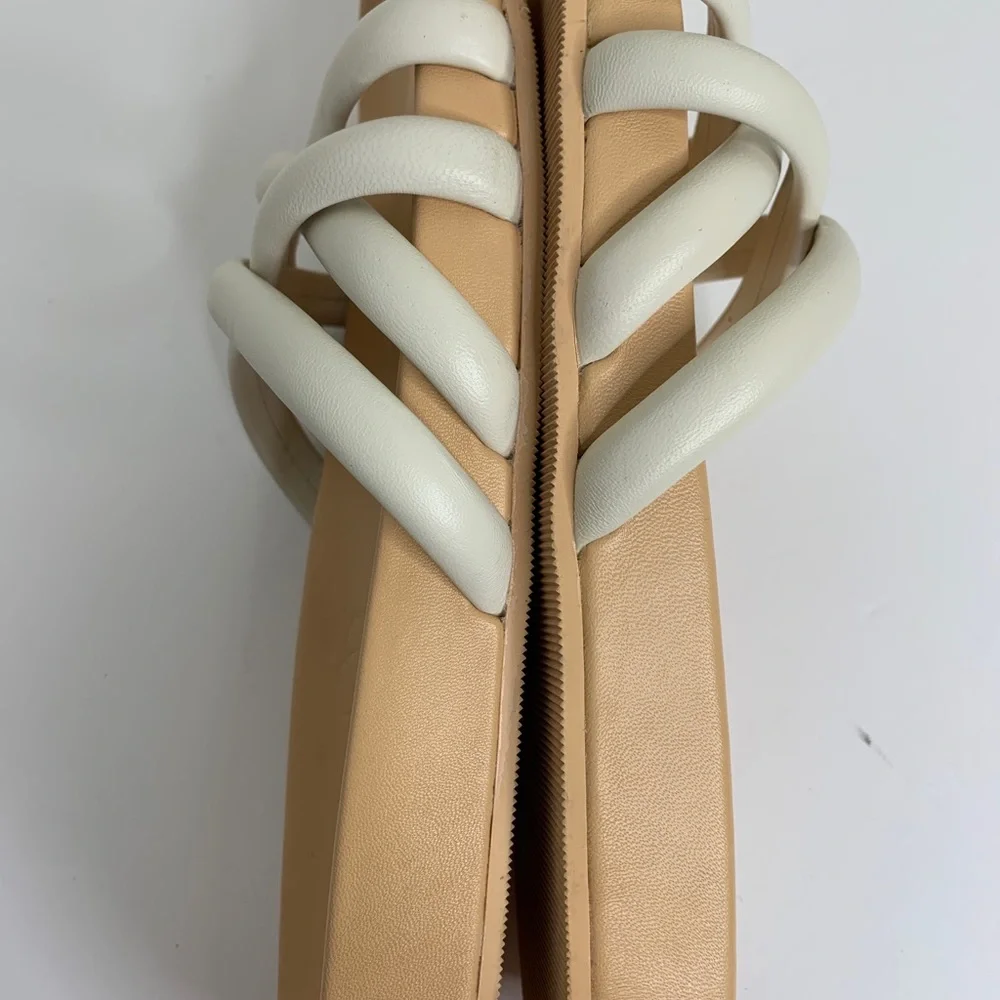 J Crew Pacific Fresh Cream Cushy Slip On Sandals Strappy Size 8.5 Women’s